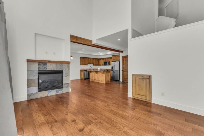 Building Photo - Quarry Village Townhome