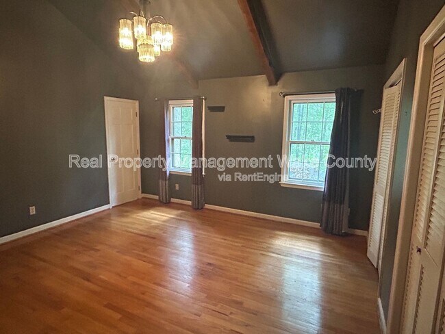 Building Photo - 4500 Connell Dr