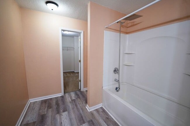 Building Photo - 8 Willow Lakes Dr