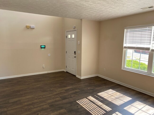 Building Photo - 4221 Dobbin Cir