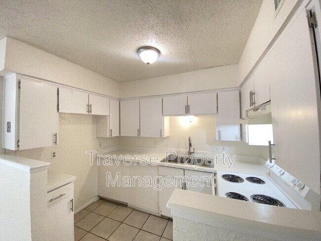 Building Photo - 6808 Trail Lake Dr