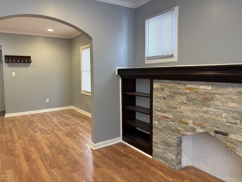 Building Photo - 15886 Northlawn St