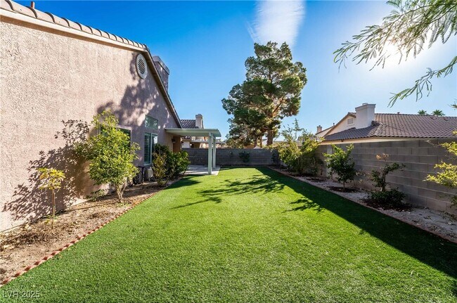 Building Photo - 4407 Matinee Ave