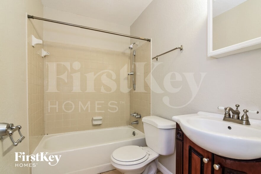 Building Photo - 331 Pico Ct