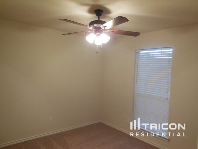 Building Photo - 925 Crowder Dr