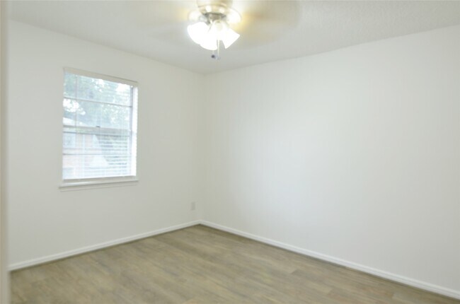 Building Photo - 2372 Triway Ln