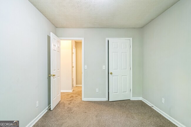 Building Photo - 5638 Fair Creek Way