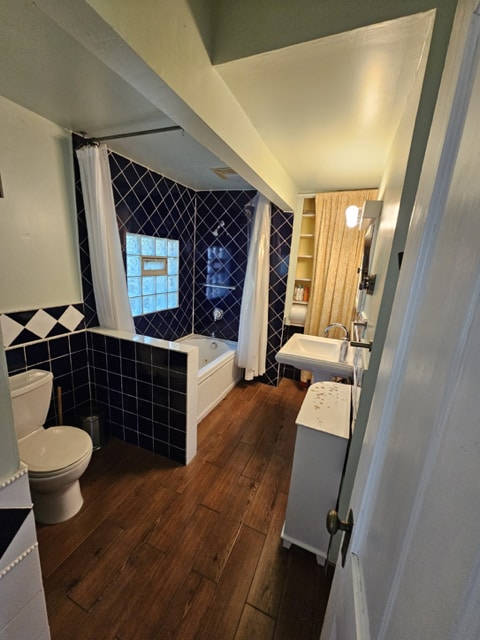 Building Photo - 402 Rogers St