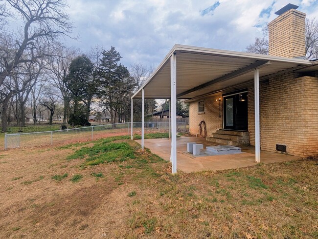 Building Photo - Spacious Noble Home with Open-Concept Kitchen, Storm Shelter & Workshop Space!