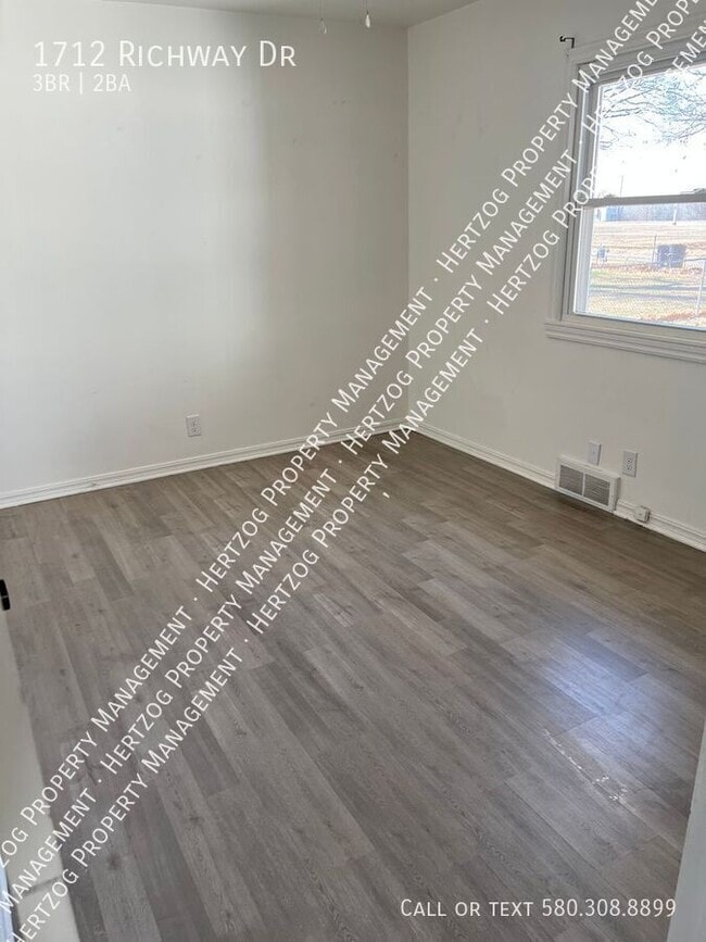 Building Photo - 1712 Richway Dr