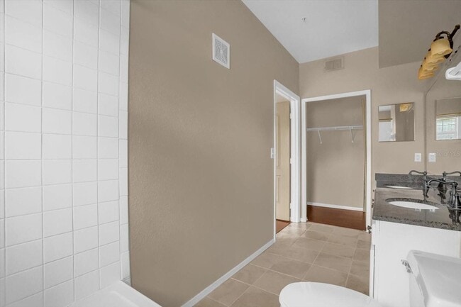 Building Photo - 404 Summit Ridge Pl