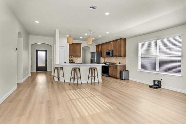 Building Photo - 30315 Legacy Pines Dr