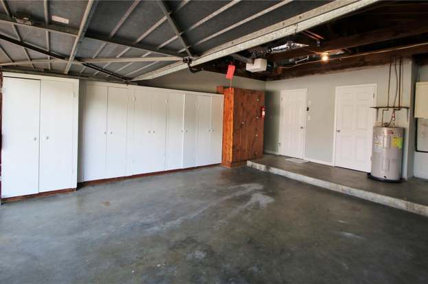 Building Photo - 1001 Brookside Dr