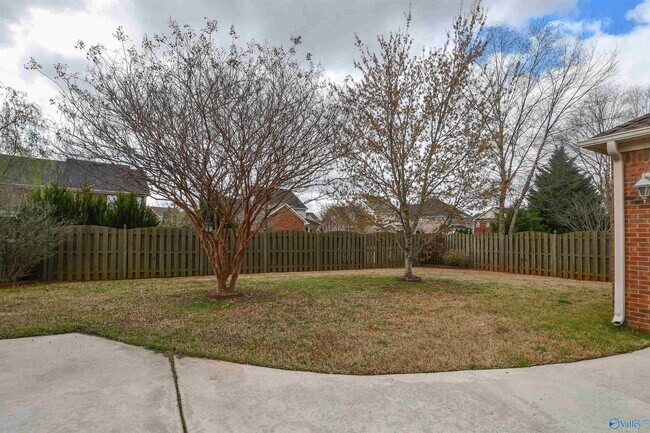 Building Photo - 260 Old Overton Dr