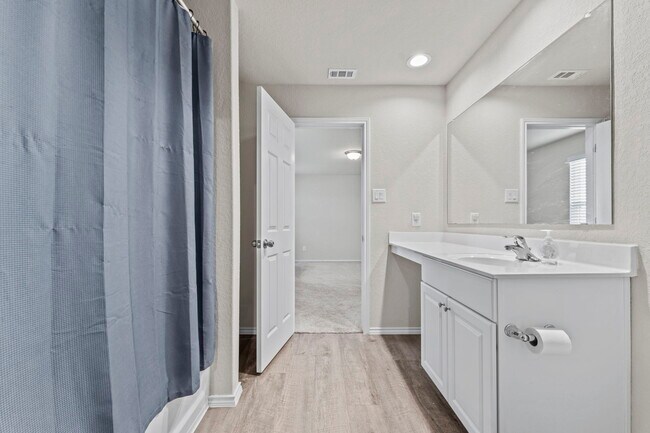 Building Photo - 7115 Mesa Cliffs