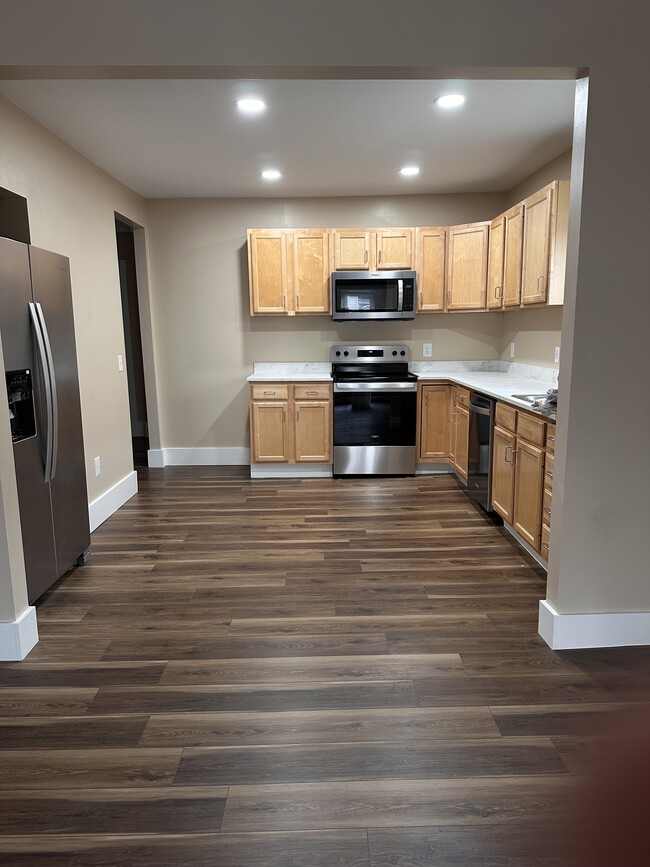 Building Photo - 2 Union St