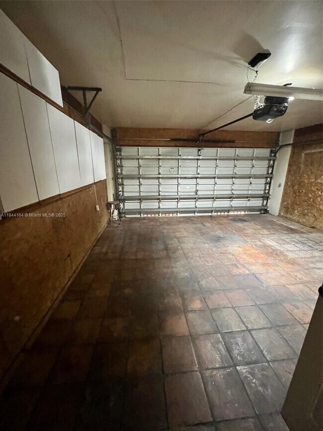 Building Photo - 10511 SW 145th Ct