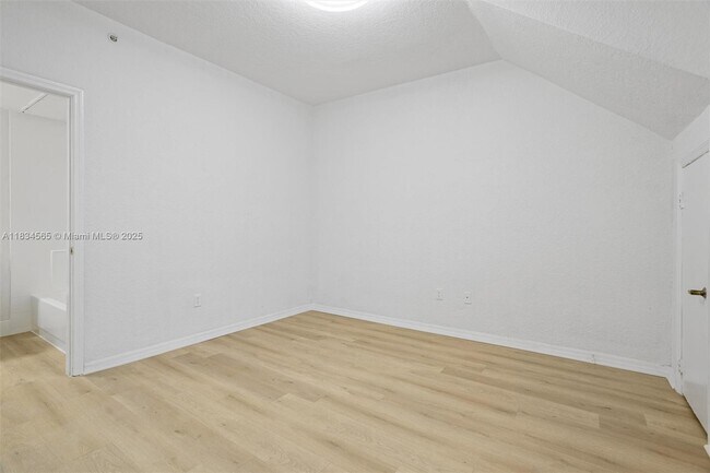 Building Photo - 775 SW 148th Ave