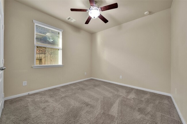 Building Photo - 25208 Forest Ledge Dr