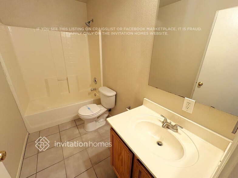 Building Photo - 7375 W Palo Verde Dr