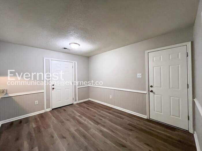 Building Photo - 6445 Collinwood Rd