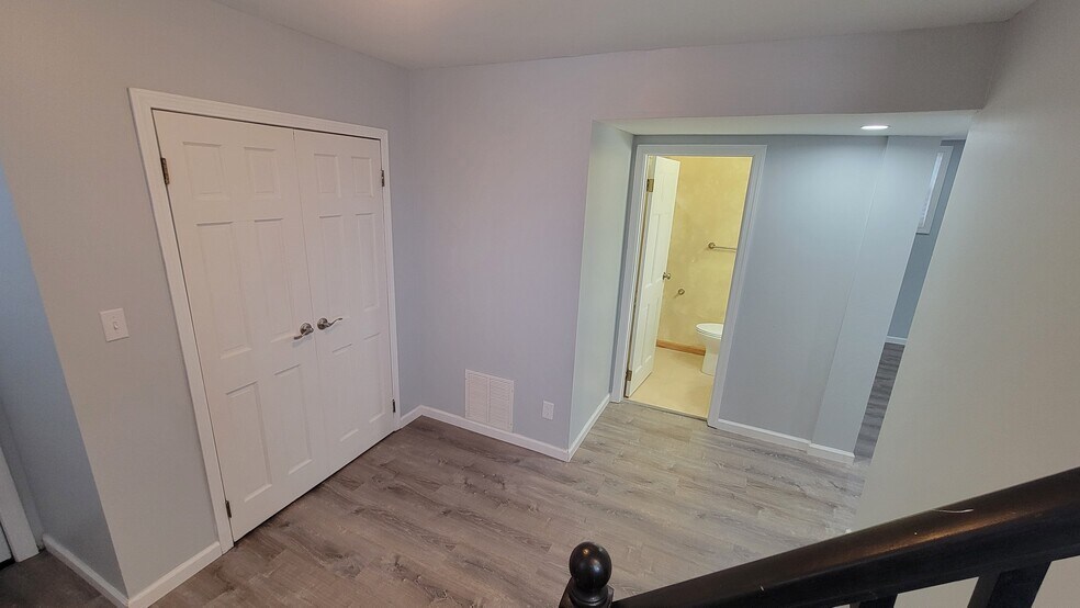 Building Photo - 15 Windsor Rd