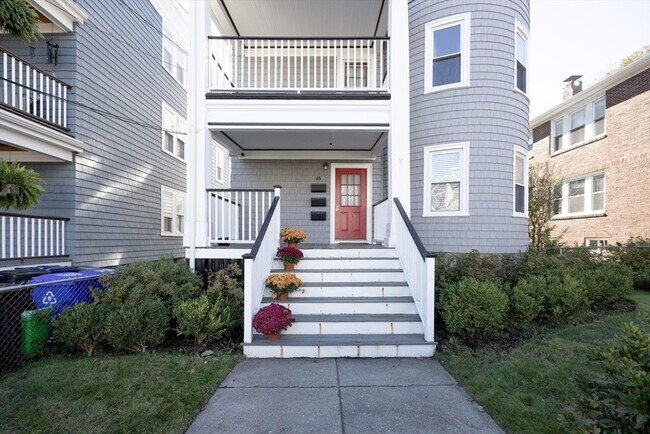 Building Photo - 65 Beaumont St