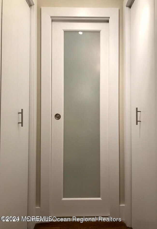 Building Photo - 301 Sixth Ave