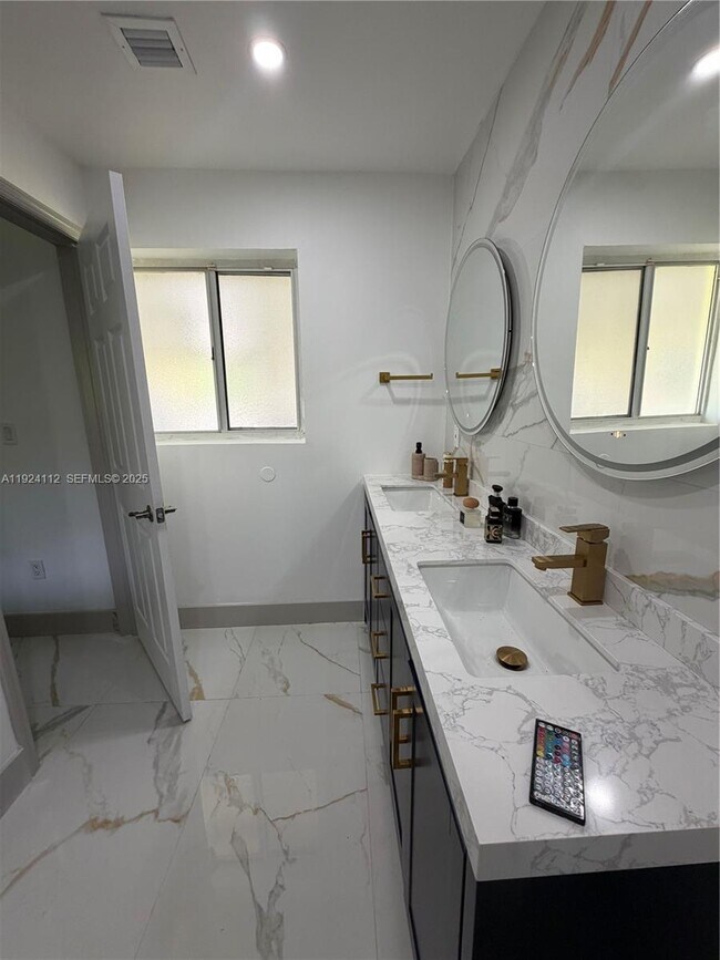 Building Photo - 25800 SW 214th Ave