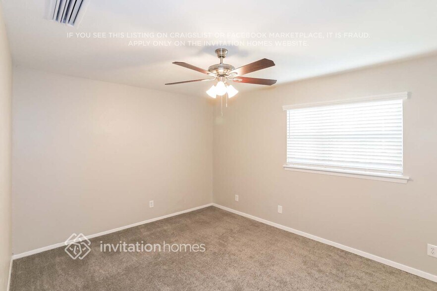 Building Photo - 807 Grassy Glen Dr