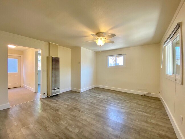 Building Photo - 1710 F St