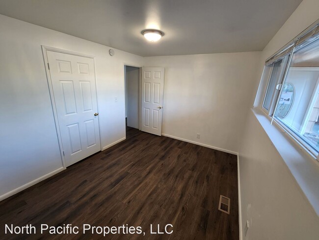 Building Photo - 4 br, 1 bath House - 10811 55th Ave S