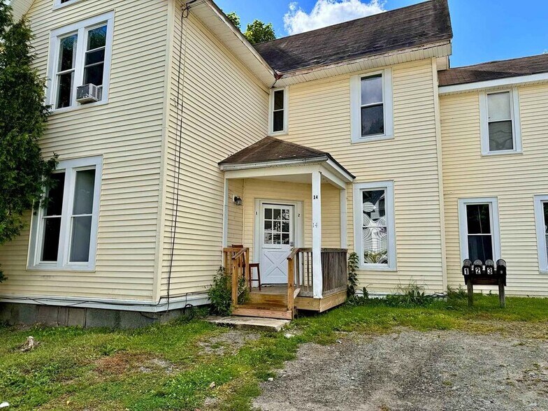 Building Photo - 14 Willow St