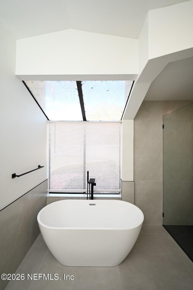 Building Photo - 4632 Corrientes Cir N