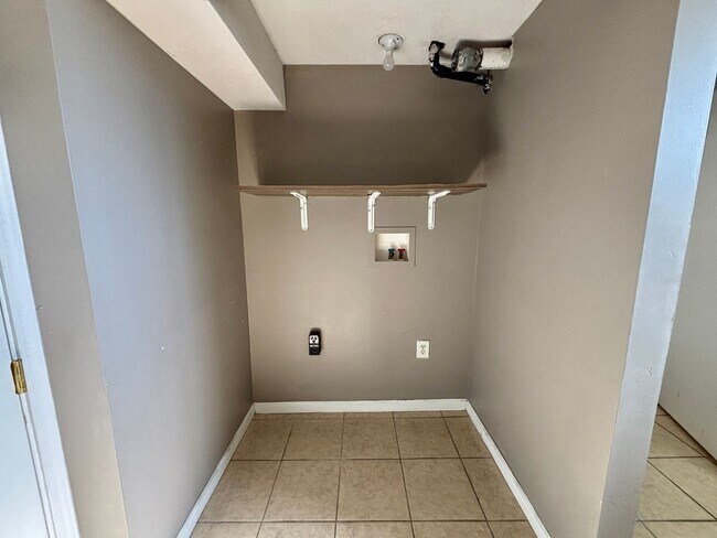 Building Photo - 4120 Orchard Ave