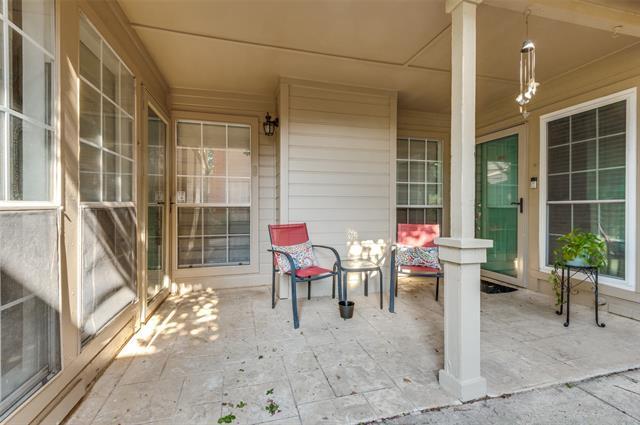 Building Photo - 1410 Meadowood Village Dr