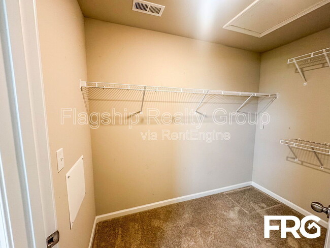 Building Photo - 110 Highland Pk Dr