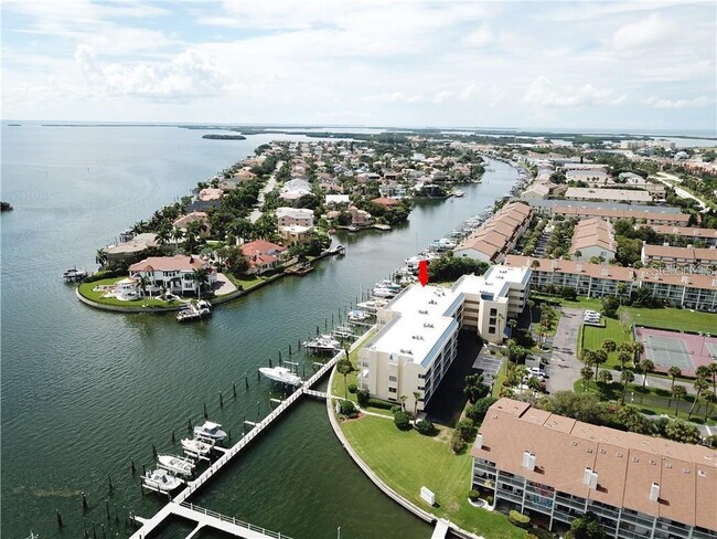 Building Photo - 363 Pinellas Bayway S