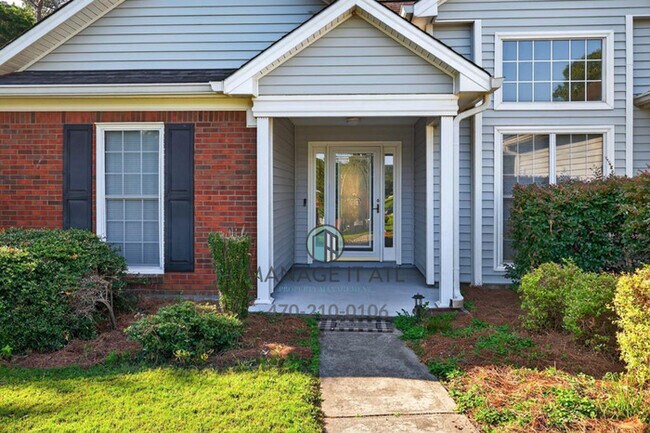 Building Photo - Meticulously maintained 3 Bedroom ranch ho...