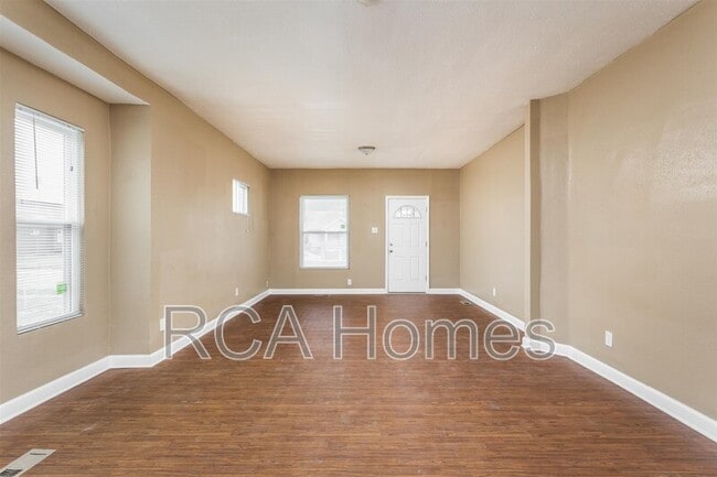 Building Photo - 3117 E Michigan St