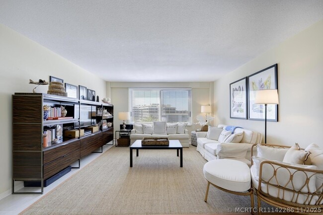 Building Photo - 170 N Ocean Blvd
