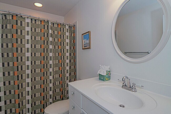 Building Photo - 5035 Harmony Cir
