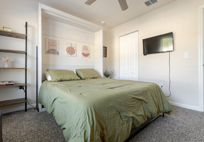 Building Photo - 3 Pinnacle Pl