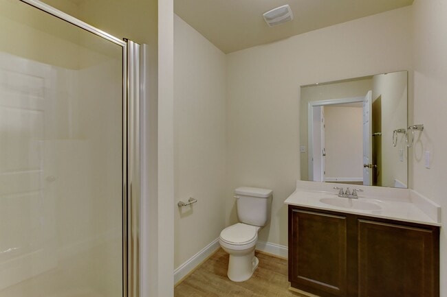 Building Photo - Two Story Townhome!