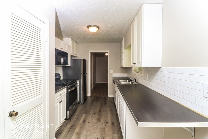 Building Photo - 3415 Mustang Dr