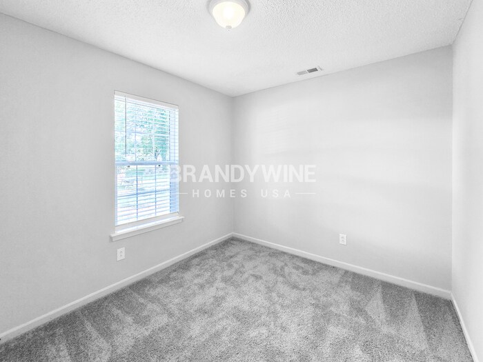 Building Photo - 1735 Thriftwood Dr