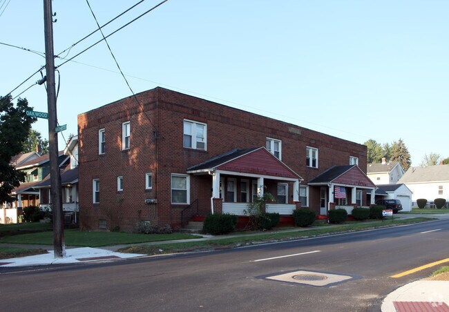 Primary Photo - 2503 Oakwood Ave