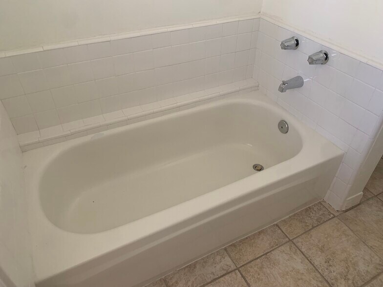 Master Bathroom - 1317 26th St