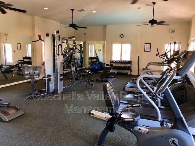 Building Photo - 233 Villorrio Dr E