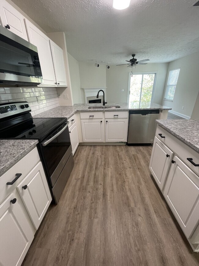 Building Photo - 438 Flintlock Ct